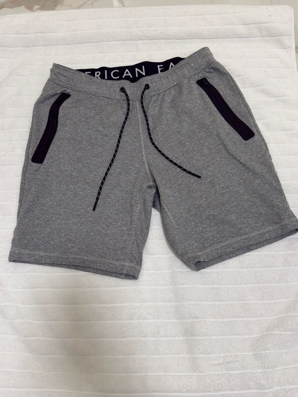 American Eagle Grey Active Jogger Shorts Zip Pockets Men's Size M